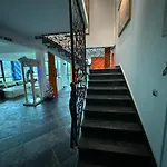 Apartman Deluxe Penthouse And Pool Szarajevó