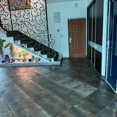Apartment Deluxe Penthouse And Pool