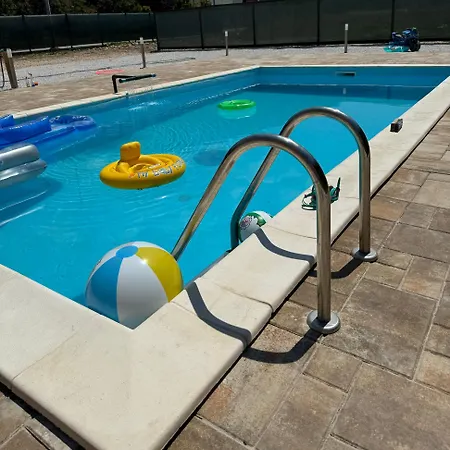 Deluxe Penthouse And Pool Apartman