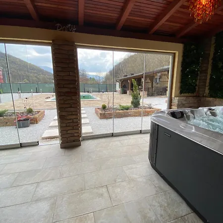 Apartamento Deluxe Penthouse And Pool Sarajevo