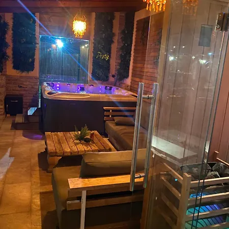 Deluxe Penthouse&pool Appartement *