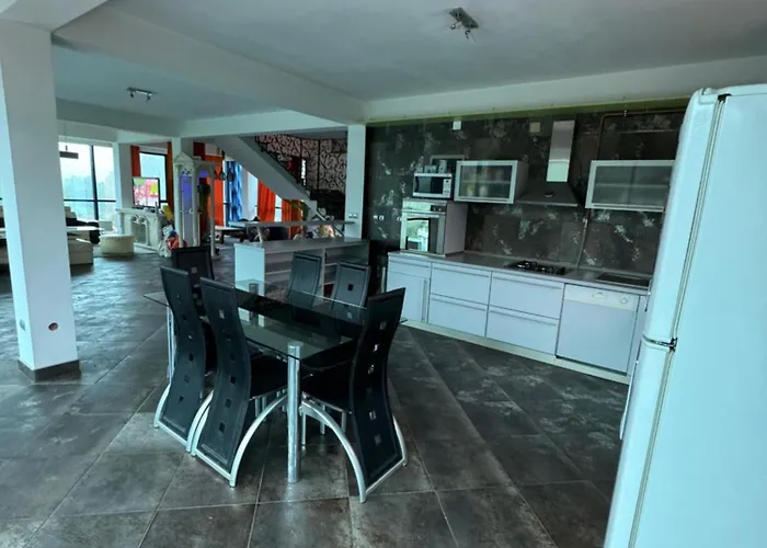 Deluxe Penthouse And Pool Lägenhet Sarajevo