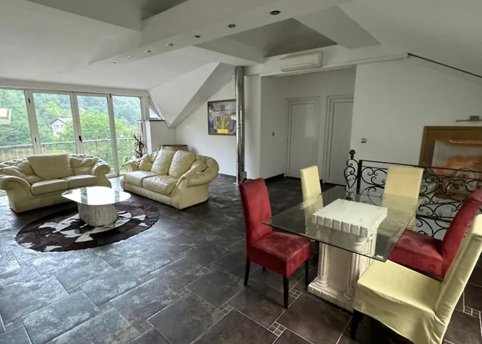 דירה Deluxe Penthouse And Pool סראייבו