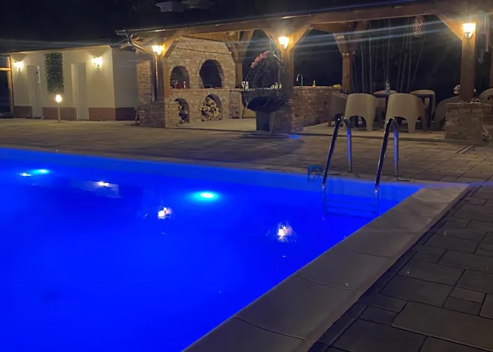 Lägenhet Deluxe Penthouse And Pool Sarajevo