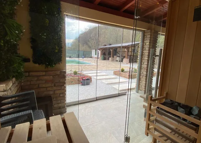 Lägenhet Deluxe Penthouse And Pool Sarajevo