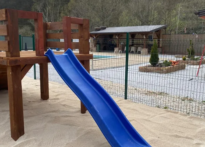 Deluxe Penthouse And Pool דירה