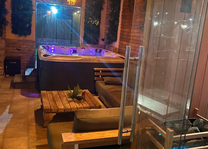 Deluxe Penthouse And Pool דירה *